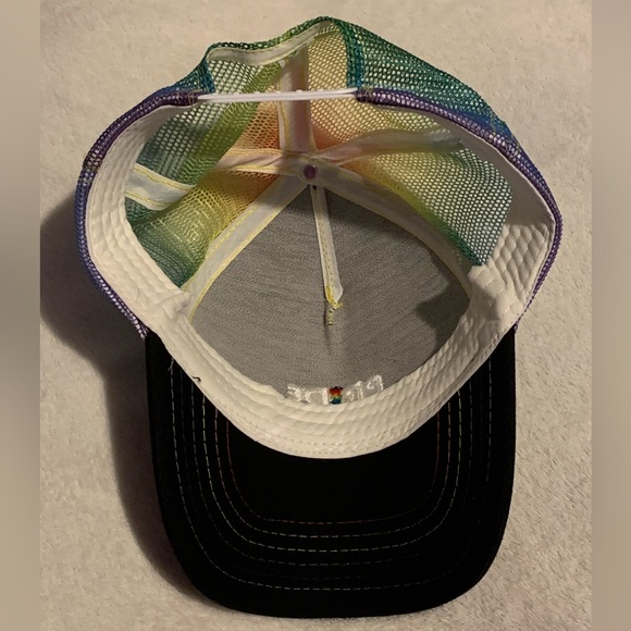 PRIDE hat - Picture 5 of 6